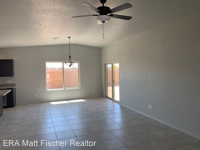 Foto del edificio - 3 br, 2 bath House - 11649 E. 33rd Pl.