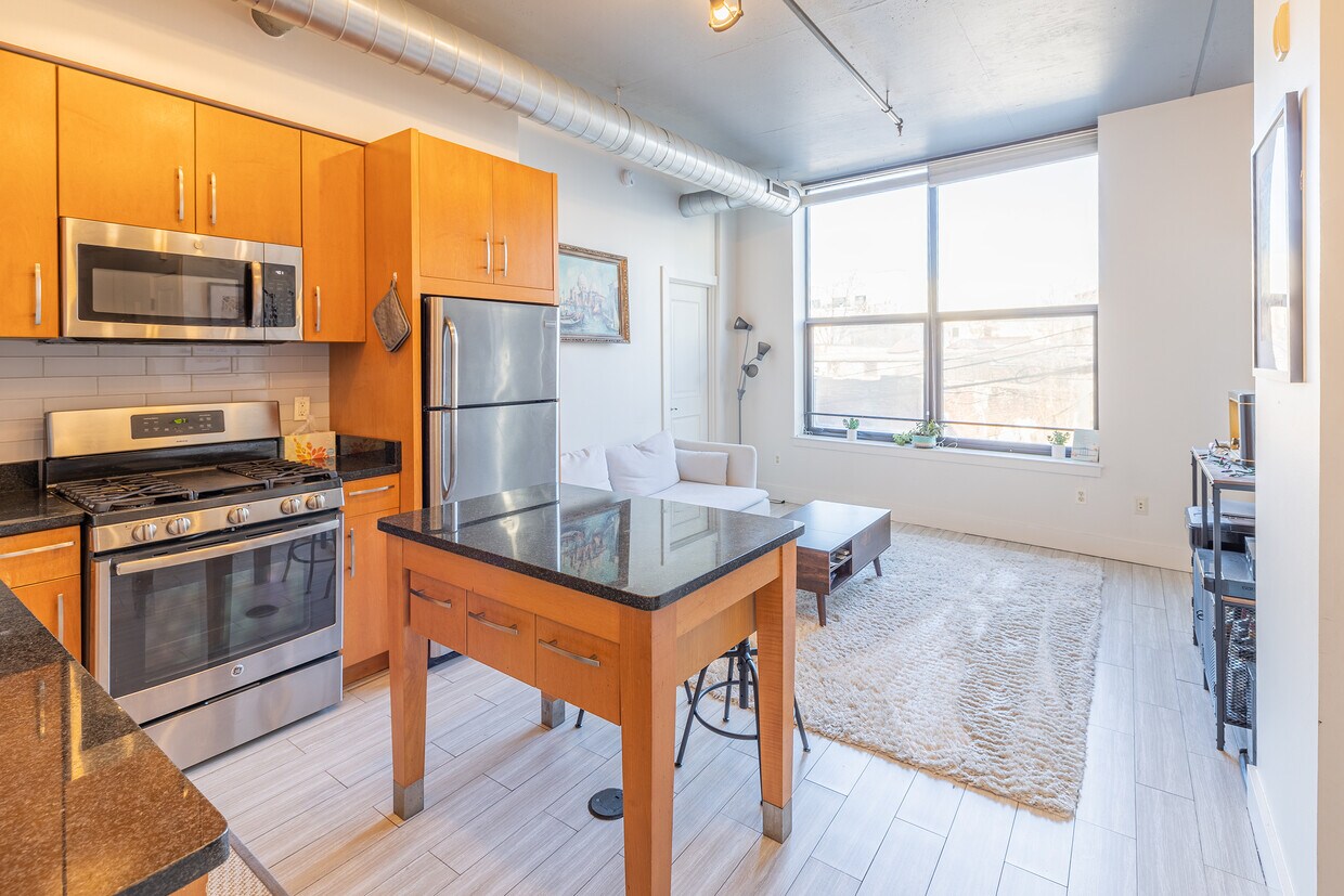Primary Photo - 2301 Champlain St NW