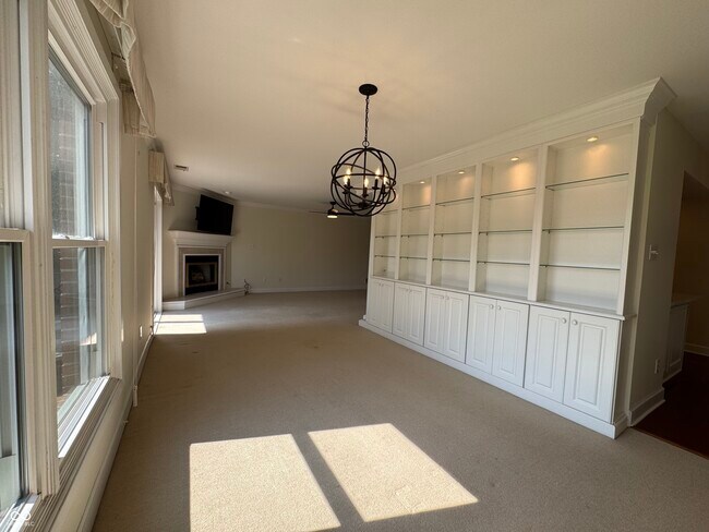 Foto del edificio - 8690 Jaffa Ct W Dr