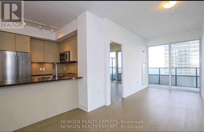 Building Photo - 30 Shore Breeze Dr