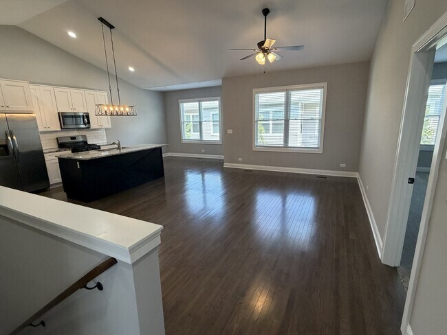 Foto del edificio - 717 Quail Ln