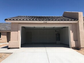 Building Photo - 7328 E 39th Pl