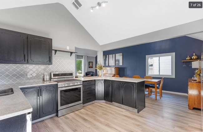 Building Photo - Spacious Millard Home!