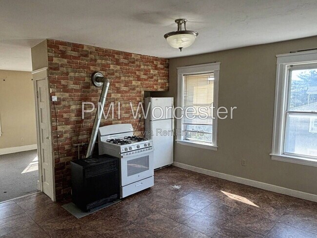 Building Photo - 174 Ingleside Ave