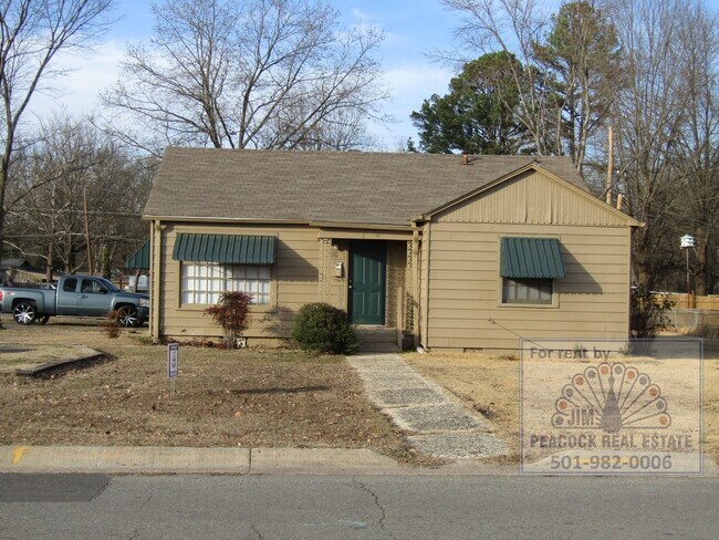 Building Photo - 316 W Hickory St