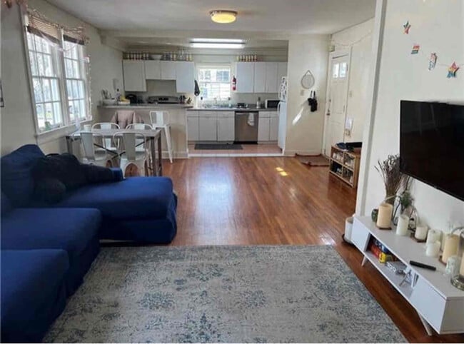 Photo - 1414 Broadway St Apartment