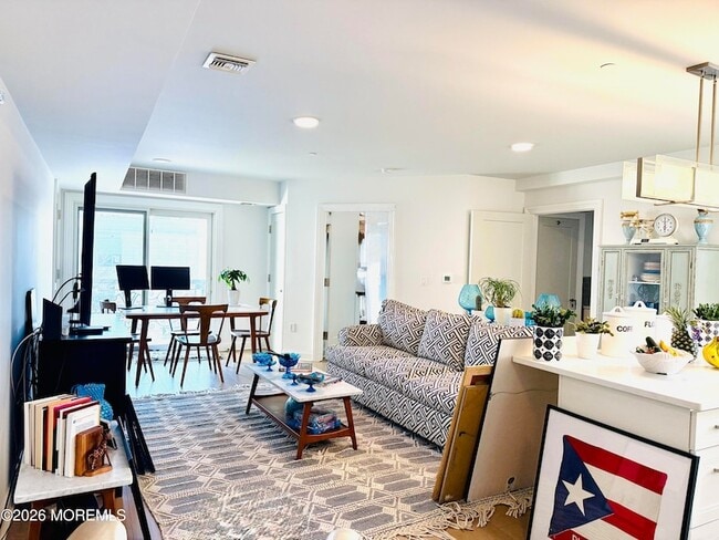 Building Photo - 57-61 Brighton Avenue Unit 303