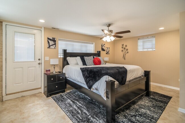 Building Photo - 356 W Morris Ave