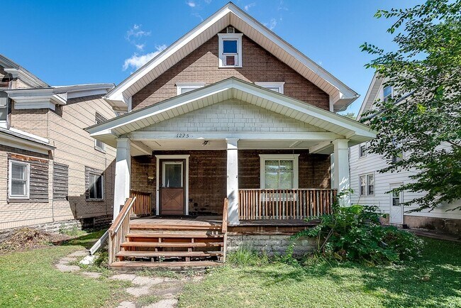 Foto del edificio - 5 Bedroom / 2 Bath in Dinkytown September ...