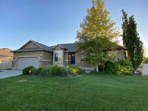 Building Photo - 13294 Cherry Crest Dr