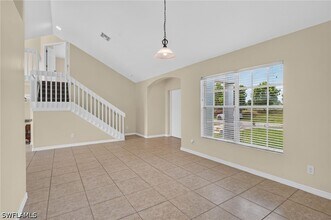 Building Photo - 523 SE 25th Ln