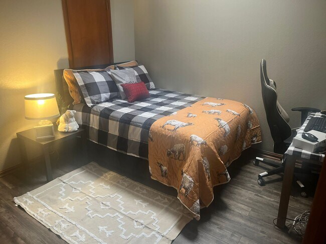 Foto del edificio - 2012 Karr Ct