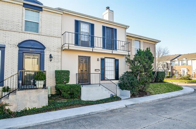 Building Photo - 18111 Heritage Ln