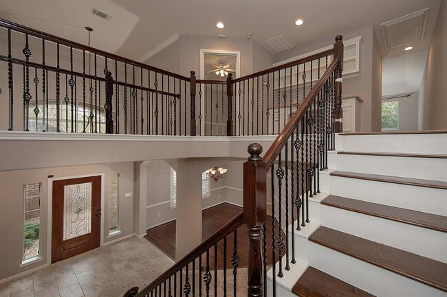 Building Photo - 6 Desert Rose Pl