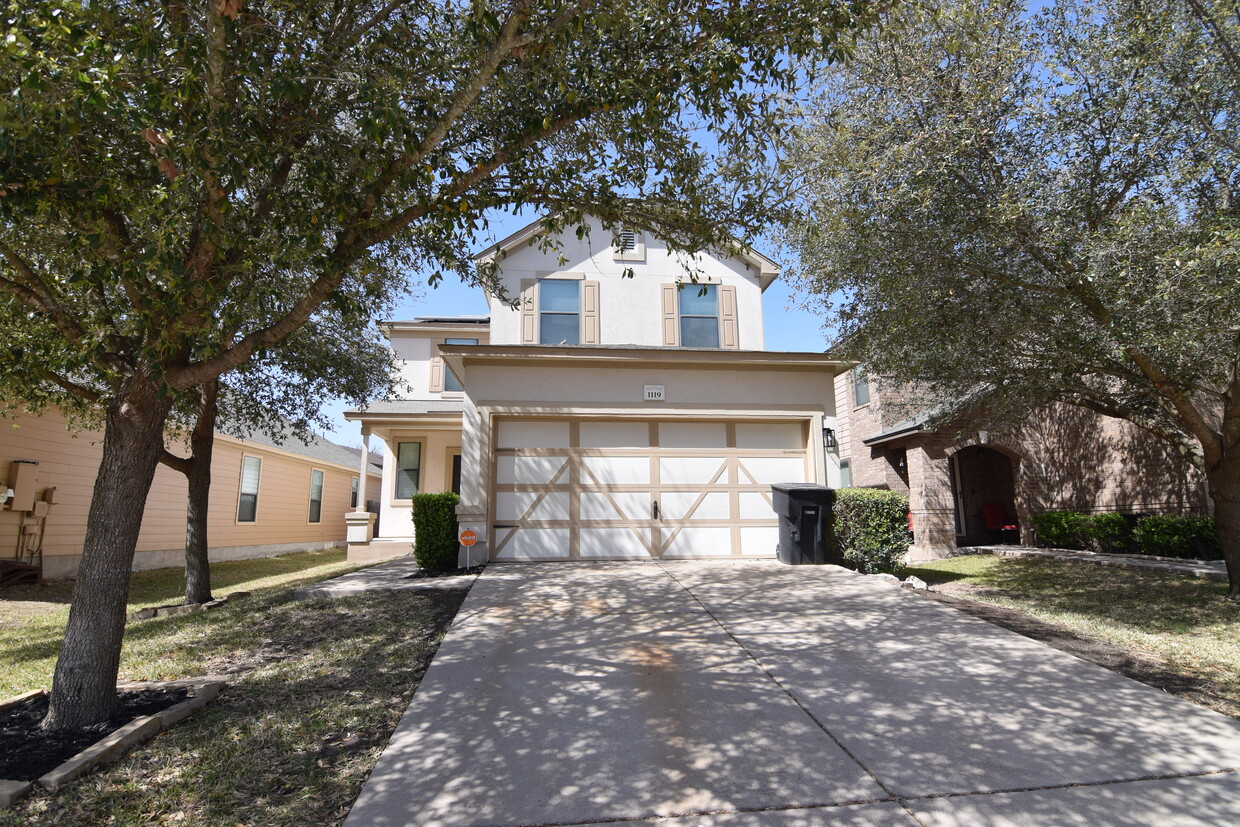 Primary Photo - 1119 Lonesome Oak Drive