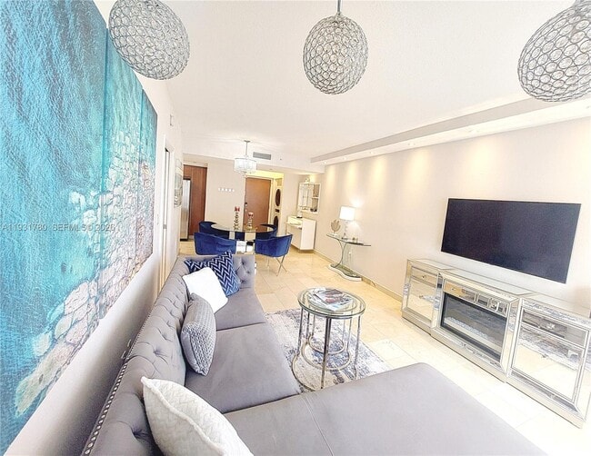 Foto del edificio - 6365 Collins Ave