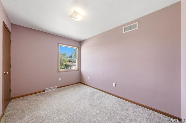 Foto del edificio - 555 Lakeview Ave