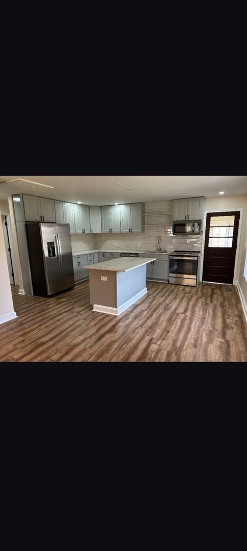 Building Photo - 247 Redbud Dr