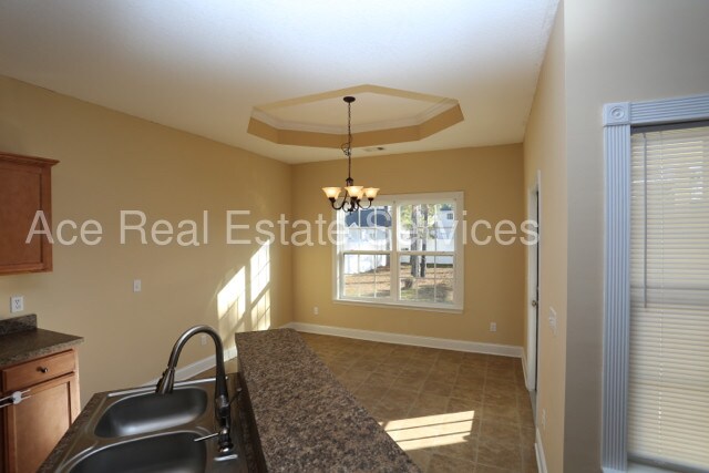 Foto del edificio - Oak Crest/ Community Pool !