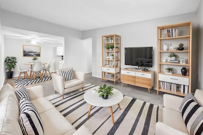 Living Room - Cambridge Court Apartments