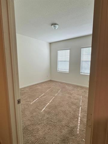 Foto del edificio - 2417 Silver Leaf Ln