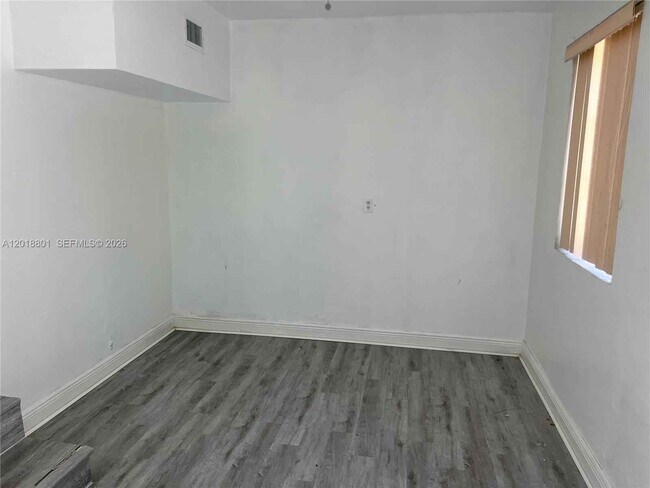 Foto del edificio - 1801 NW 88th St