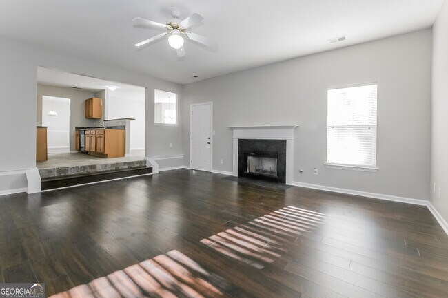 Foto del edificio - 548 Rosalind Terrace