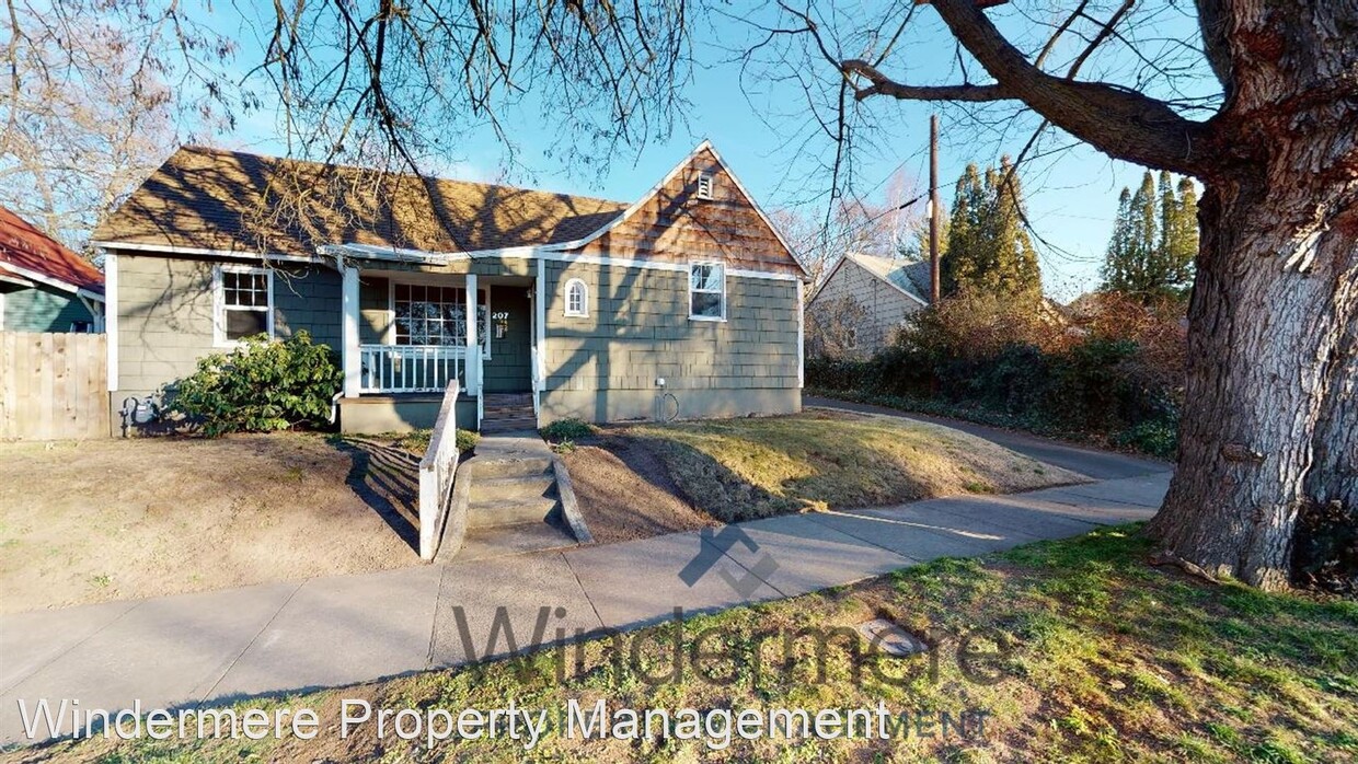Primary Photo - 3 br, 1 bath House - 207 S Howard Street