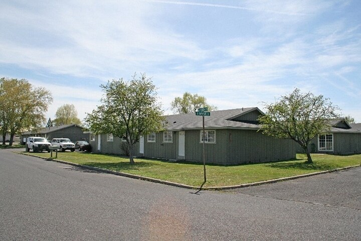 Primary Photo - Prineville Apartments