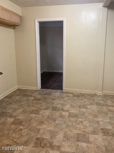 Building Photo - 3 br, 1 bath House - 3014 Menominee Ave