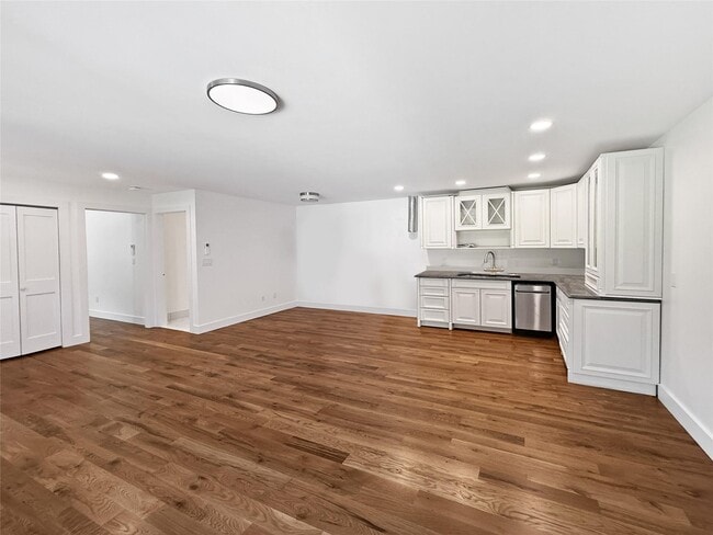 Building Photo - 1135 NY-9D