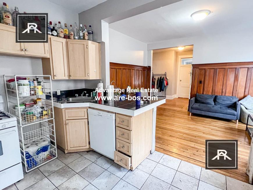 Primary Photo - 4 bedroom in Allston MA 02134