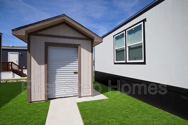 Building Photo - 133 Appaloosa Dr