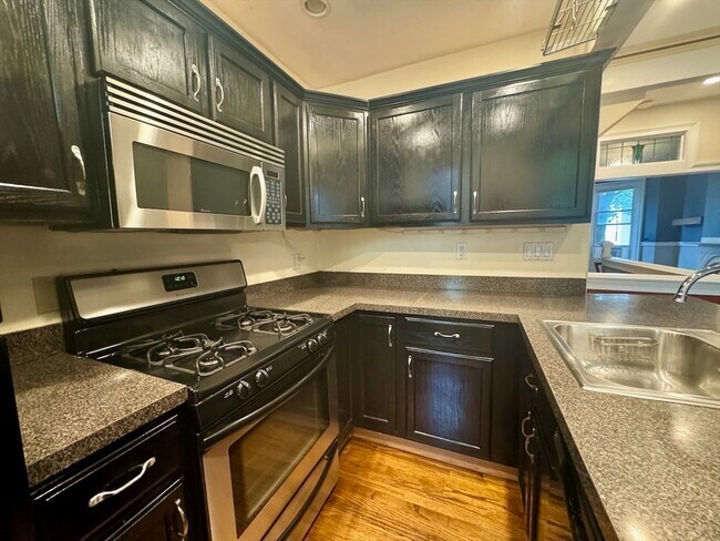 Building Photo - 358 K St