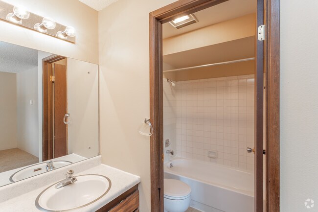 1HAB, 1BA - 548 ft² - Colfax Sandhill Apartments