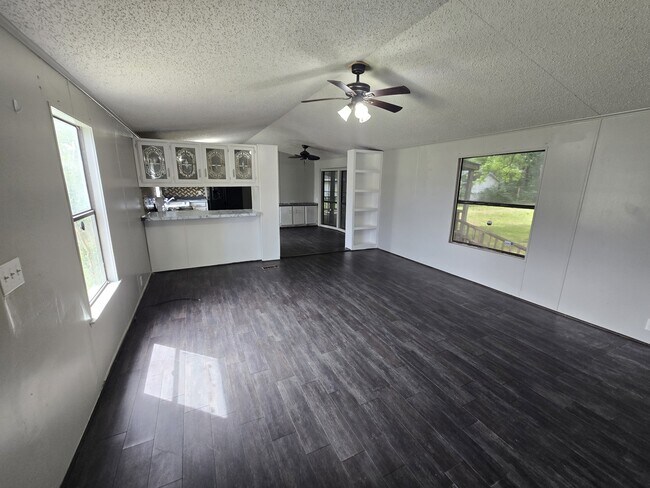 Foto del edificio - 1449 Beach Airport Rd