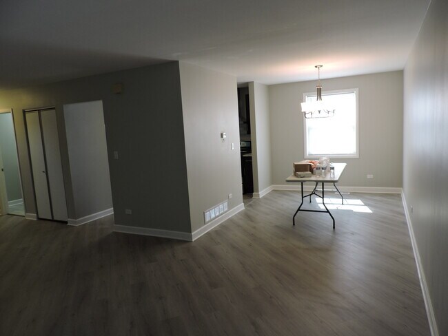 Foto del edificio - 407 Beechwood Dr