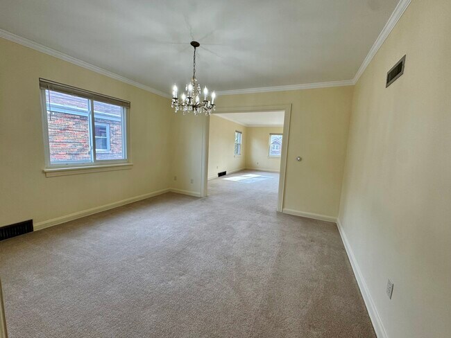 Foto del edificio - 234 E Pleasant St