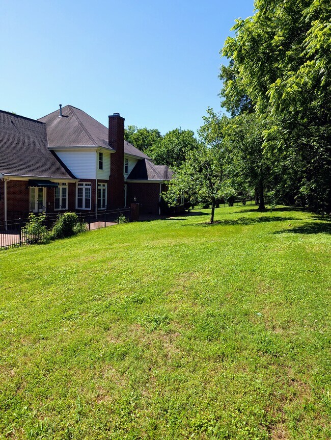 Foto del edificio - 9301 Grist Mill Ct