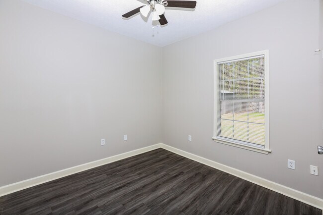 Building Photo - 139 Post Oak Dr
