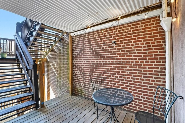 Building Photo - 281 4th St