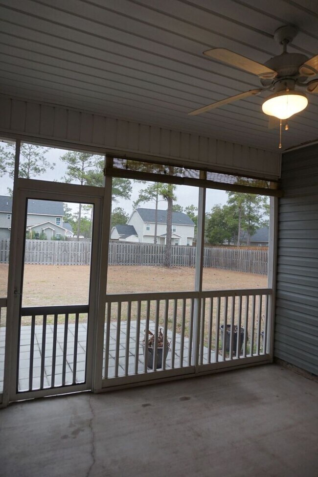 Foto del edificio - 3 Bedroom 2 Full Bathroom w/ Bonus Room located in The Preserves at Tidewater, Sneads Ferry!