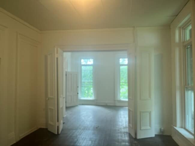 Building Photo - 537 S 4th St