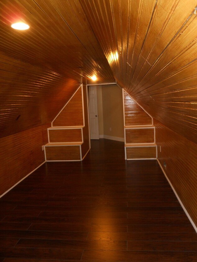 7220 Meade St Unit Duplex, Pittsburgh, PA 15208 Room for Rent in