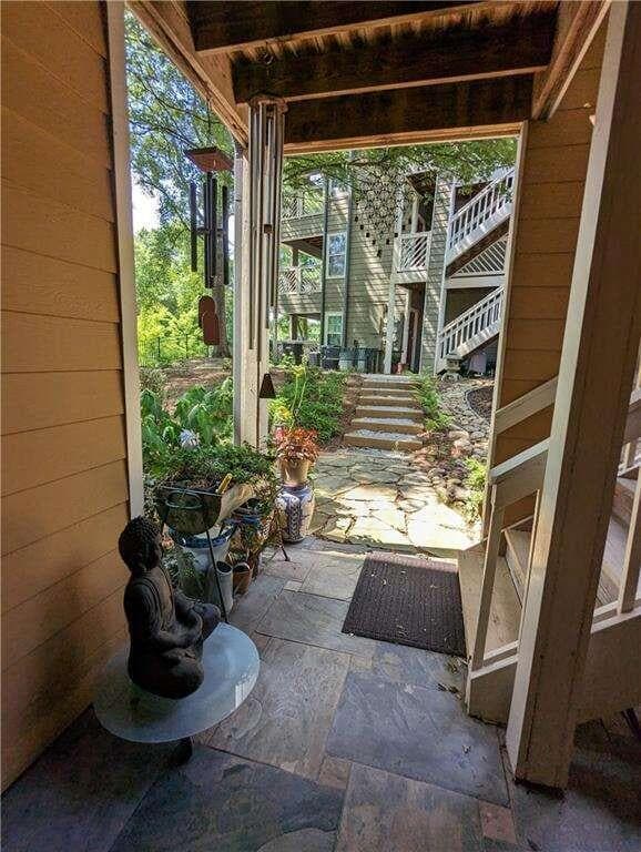 Primary Photo - 580 McGill Pl NE