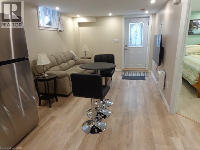 Building Photo - 76 Lynch Cir