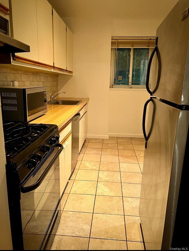 Foto del edificio - 150 Glenwood Ave