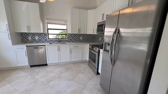 Building Photo - 5581 American Cir