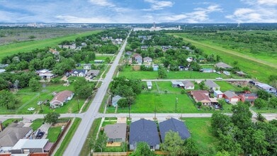 Building Photo - 9808 Nedwald St