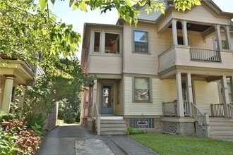 Building Photo - 290 Laburnam Crescent